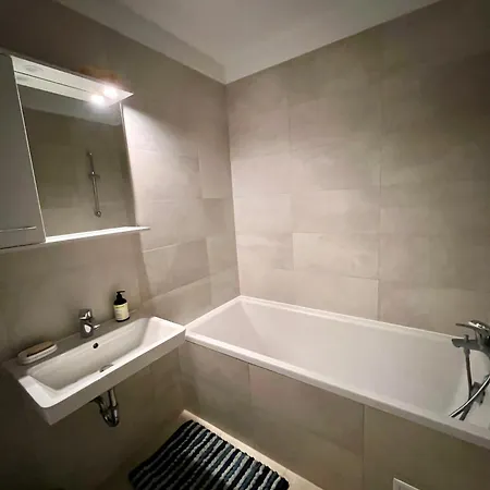 Appartement Cozy Coresi Studio